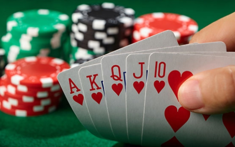 Tìm hiểu luật chơi Xì tố cơ bản cho người mới tập sự