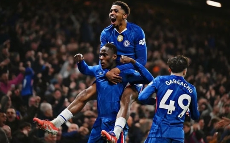 Tương lai sự nghiệp sau màn tái xuất