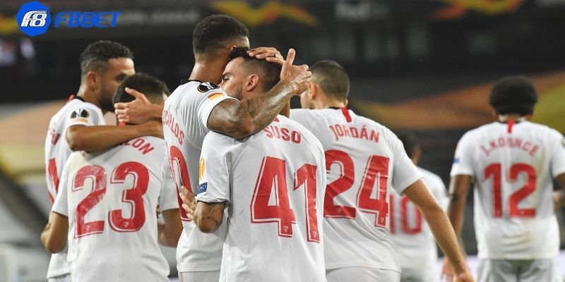 Các cầu thủ Sevilla đóng vai trò quan trọng trong trận